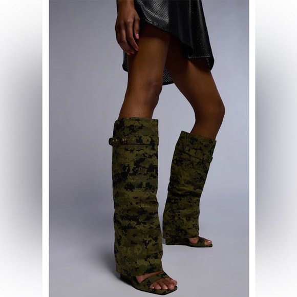 Azalea Wang Shoes - AZALEA WANG MARIETTA FOLD OVER OPEN TOE SANDAL BOOT IN CAMO - SIZE 7 - NWT